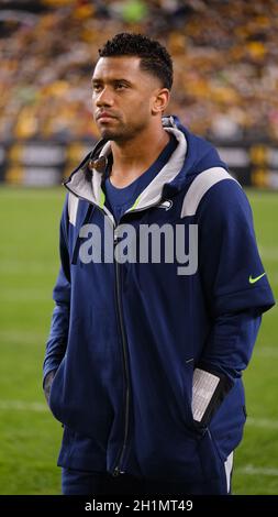 Pittsburgh, Pennsylvania, Stati Uniti. 17 ottobre 2021. Russell Wilson durante la partita Pittsburgh Steelers vs Seattle Seahawks presso Heinz Field a Pittsburgh, Pennsylvania. Jason Pohuski/CSM/Alamy Live News Foto Stock