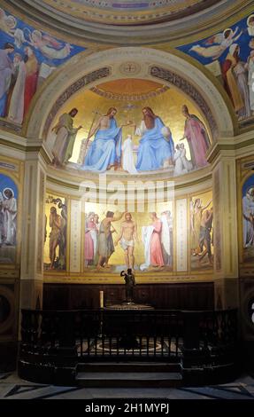 Cappella del Battesimo, è decorata con dipinti di Adolphe Roger (1800-1880) in Notre Dame de Lorette a Parigi, Francia Foto Stock