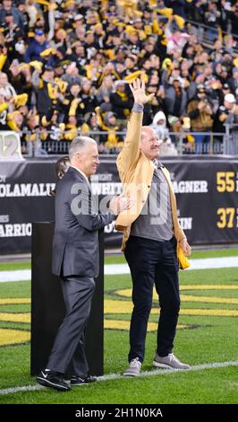 Pittsburgh, Pennsylvania, Stati Uniti. 17 ottobre 2021. Bill Cowher durante la partita di Pittsburgh Steelers vs Seattle Seahawks all'Heinz Field di Pittsburgh, Pennsylvania. Jason Pohuski/CSM/Alamy Live News Foto Stock