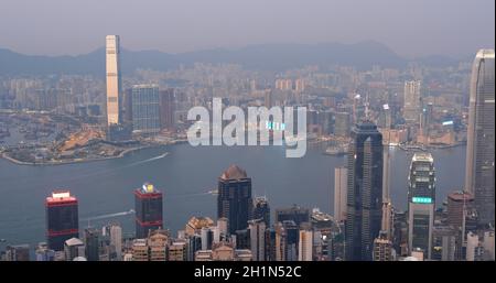 Victoria Peak, Hong Kong 06 ottobre 2019: Hong Kong città al tramonto Foto Stock