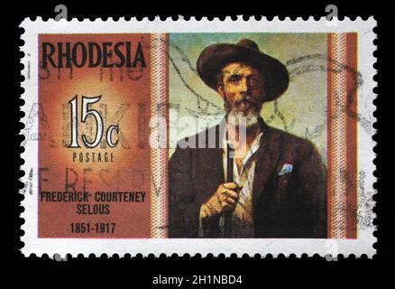 Timbro in Rhodesia mostra Frederick Courteney Selous (1851-1917), explorer, Big Game Hunter, famosa serie Rhodesians, circa 1971 Foto Stock
