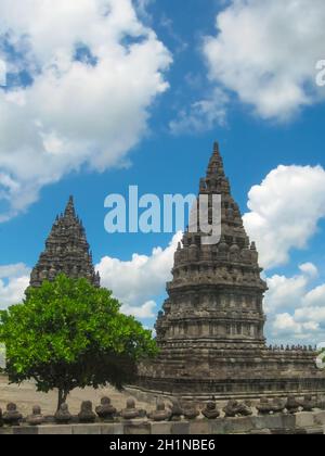 Tempio di Prambanan vicino a Yogyakarta sull isola di Giava, in Indonesia Foto Stock