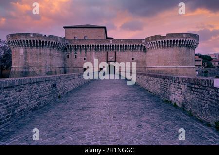 Senigallia, Marche, Italia - 25.04.20219 - Rocca Roveresca, antico castello italiano. Foto di alta qualità Foto Stock