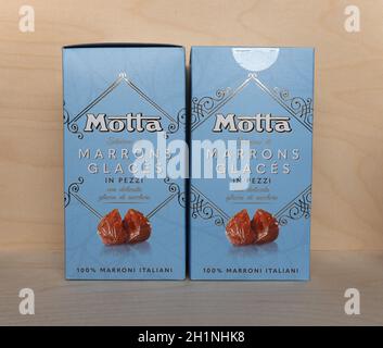 MILANO, ITALIA - CIRCA DICEMBRE 2020: Pacchetto di Motta Marrons Glaces castagne Foto Stock