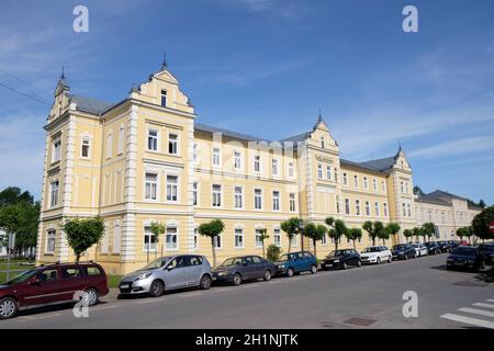 Kursalon in Lipik, più grande e più rappresentativa edificio in Lipik health resort è ora utilizzato come ospedale. Lipik, Croazia Foto Stock