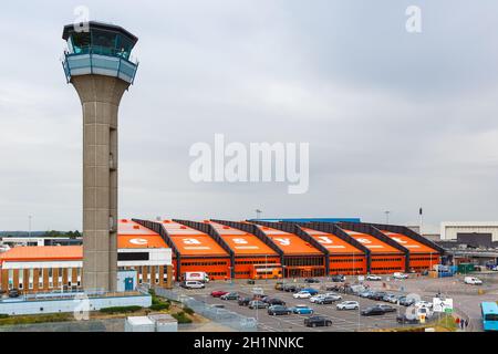 Luton, Regno Unito - 8 luglio 2019: Sede centrale di easyJet presso l'aeroporto di Londra Luton, Regno Unito. Foto Stock