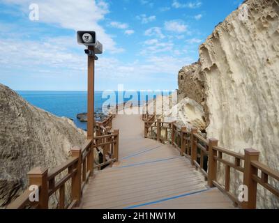 Costa del Mar Caspio. Percorso roccioso. Kazakistan. Città di Aktau. 16 luglio 2019 anno. Foto Stock