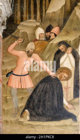 Il Martirio di San Pietro, affresco di Andrea di Bonaiuto, Cappella Spagnola in Santa Maria Novella principale chiesa domenicana di Firenze, Italia Foto Stock