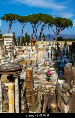 Tipico cimitero italiano Cimitero delle Porte Sante, San Miniato al Monte, Firenze, Toscana, Italia, Europa Foto Stock
