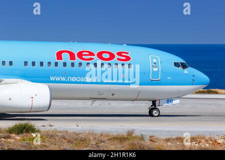 Heraklion, Grecia - 15 settembre 2018: Velivolo Neos Boeing 737-800 all'aeroporto di Heraklion (HER) in Grecia. Boeing è un produttore americano di aeromobili Foto Stock