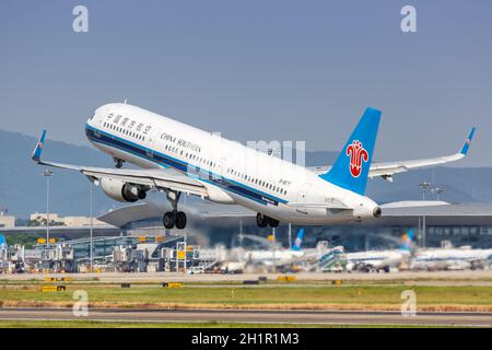 Guangzhou, Cina - 23 settembre 2019: China Southern Airlines Airbus A321 aereo all'aeroporto di Guangzhou (CAN) in Cina. Foto Stock