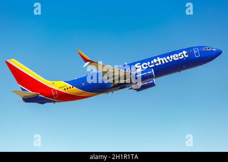 Phoenix, Arizona - 8 aprile 2019: Velivolo Boeing 737-800 Southwest Airlines all'aeroporto di Phoenix (PHX) in Arizona. Boeing è un produttore americano di aeromobili Foto Stock