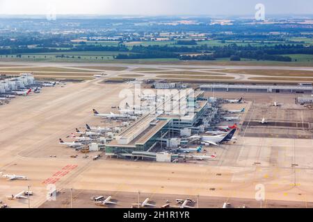 München, Germania - 26. Juli 2019: Übersicht Flughafen München (MUC) in Deutschland mit Satellit. Foto Stock