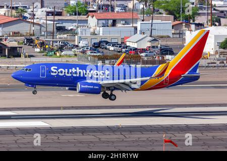 Phoenix, Arizona - 8 aprile 2019: Velivolo Boeing 737-700 Southwest Airlines all'aeroporto di Phoenix (PHX) in Arizona. Boeing è un produttore americano di aeromobili Foto Stock