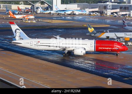 Londra, Regno Unito - 31 luglio 2018: Norwegian Boeing 787-9 aereo Londra Gatwick aeroporto (LGW) nel Regno Unito. Boeing è un aereo americano Foto Stock