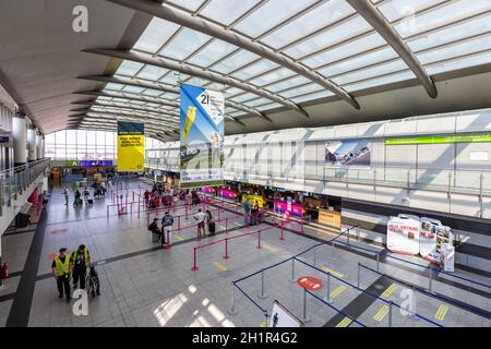 Dortmund, Germania - 10 agosto 2020: Costruzione terminale dell'aeroporto di Dortmund in Germania. Foto Stock