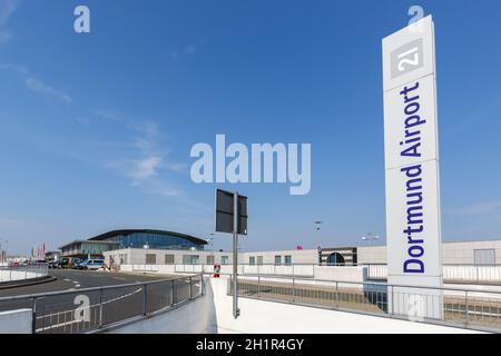 Dortmund, Germania - 10 agosto 2020: Costruzione terminale dell'aeroporto di Dortmund in Germania. Foto Stock