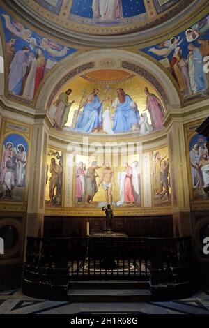 Cappella del Battesimo, è decorata con dipinti di Adolphe Roger (1800-1880) in Notre Dame de Lorette a Parigi, Francia Foto Stock