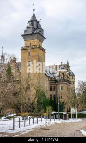 Scenario intorno al castello di Neuenstein a Hohenlohe in inverno Foto Stock