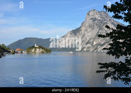 Ansicht von Traunkirchen am Traunsee, Salzkammergut, Österreich, Europa - Vista di Traunkirchen su Traunsee, Salzkammergut, Austria, Europa Foto Stock