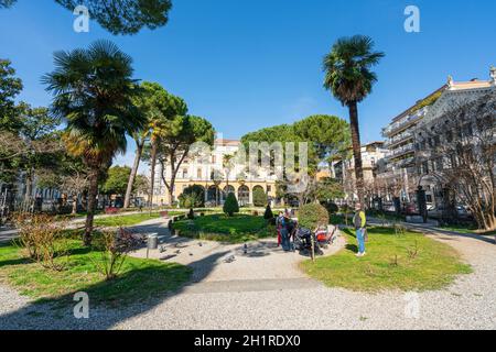 Udine, Italia. 3 marzo 2021. Vista panoramica dei giardini di Giovanni Pascoli nel centro della città Foto Stock