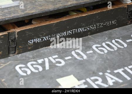 Kisten für Sprengausrüstung des österreichischen Bundesheeres, Österreich, Europa - scatole per l'attrezzatura di brillamento delle forze armate austriache, Austria Foto Stock