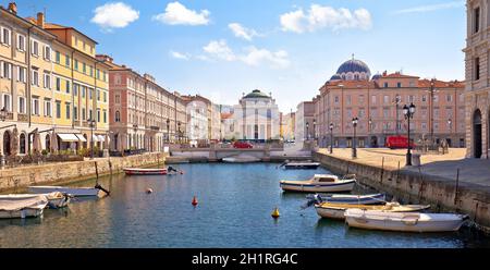 Canale di Trieste e Piazza Ponte Rosso vista panoramica, città del Friuli Venezia Giulia in Italia Foto Stock