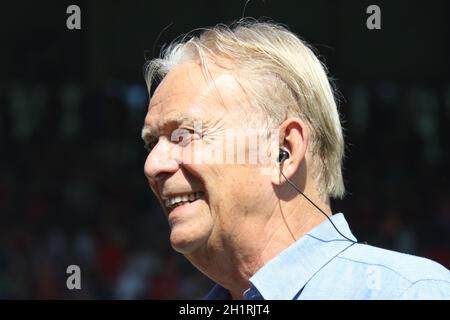 Volker Finke, ex-Trainer Freiburg und Köln, 1. BL: 19-20: 3. Sptg. SC Friburgo vs 1. LE NORMATIVE FC KÖLN DFL VIETANO L'USO DI FOTOGRAFIE COME IMAG Foto Stock