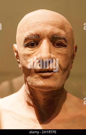 Madrid, Spagna - 6 marzo 2021: Ricostruzione facciale della mummia Nespamedu. Silicone al platino. Autore Juan Villa Herrero, 2016 Foto Stock