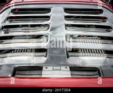 LONDRA, UK - CIRCA GIUGNO 2014: Ferrari F40 vetro posteriore, motore visibile attraverso le aperture Foto Stock