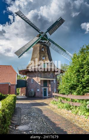 Peldemuehle Jemgum, antico mulino a vento di Jemgum, Frisia orientale, bassa Sassonia, Germania Foto Stock