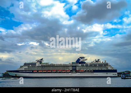 Rivestimento di lusso (Celebrity Millennium). Luogo di tiro: Yokohama-città prefettura di kanagawa Foto Stock