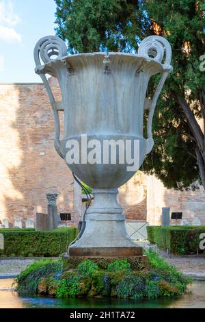 Roma, Italia - 10 ottobre 2020: Terme di Diocleziano del III secolo, rovine di antiche terme romane, Museo Nazionale Romano Foto Stock
