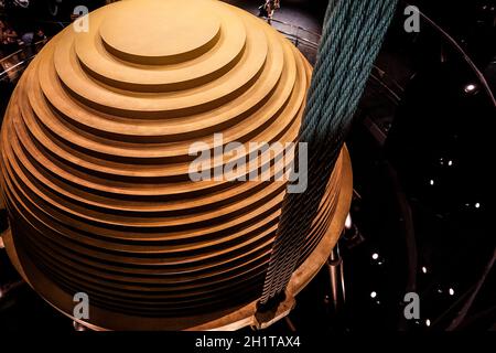 Ammortizzatore di massa sintonizzato Taipei 101. Luogo di tiro: Taiwan, Taipei Foto Stock