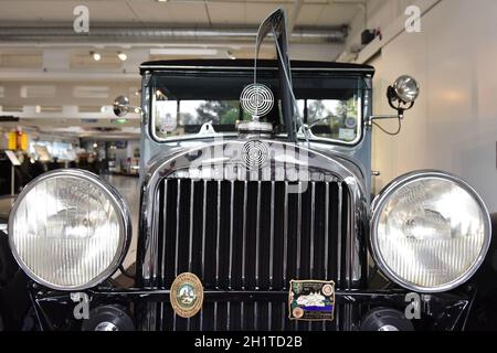 Ein historisches Steyr Fahrzeug im Museum fahr(t)raum a Mattsee, Österreich, Europa - Un veicolo storico Steyr dalla parte anteriore nel museo fahr(t)ra Foto Stock