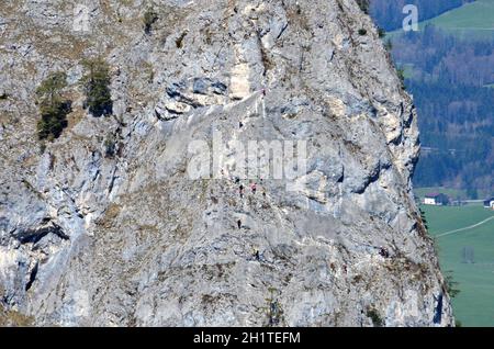 Drachenwand in Sankt Lorenz bei Mondsee, Oberösterreich, Salisburgo, Österreich, Europa - Drachenwand in Sankt Lorenz vicino Mondsee, Austria superiore, Salzb Foto Stock