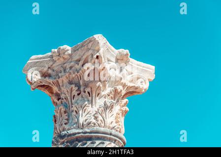 Particolare di una colonna romana al sito archeologico dell'antica Kourion. Distretto di Limassol, Cipro Foto Stock