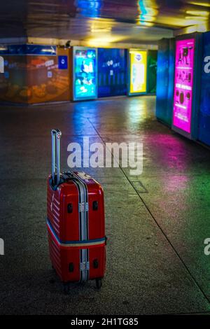 Immagine della città di Macau e della valigia. Luogo di tiro: Macau Regione amministrativa Speciale Foto Stock