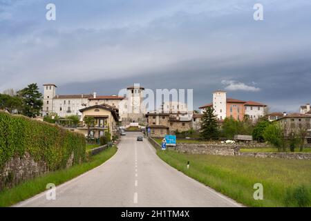 Vista panoramica sulla città di Colloredo di Montealbano Foto Stock