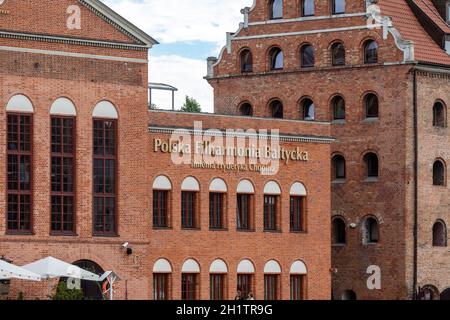 Gdansk, Polonia - 9 settembre 2020: La Filarmonica della F. Chopin del Baltico polacca a Gdańsk è una sala concerti situata sull'isola di Olovianka, sul fiume Motlawa. Foto Stock