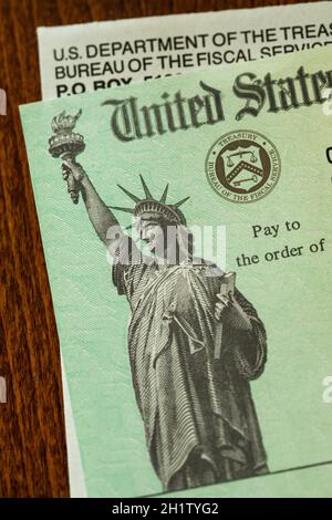 United States Internal Revenue Service, IRS, Check e Corner of Envelope. Foto Stock