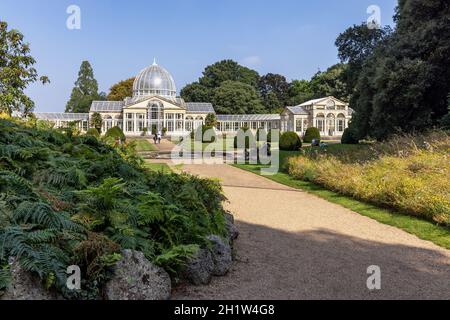Il Grande Conservatorio nei giardini di Syon House, costruito da Charles Fowler nel 1826, Syon Park, West London, Inghilterra, Regno Unito Foto Stock