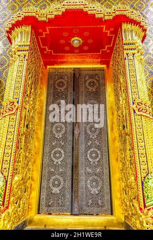 Un punto di riferimento di Wat Ratchabophit Sathit Maha Simaram a Bangkok, Thailandia. Un posto che tutti in ogni religione possono essere visti. Foto Stock