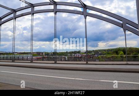 Ponte vuoto per le strade di Kiel in Germania durante la quarantena del virus corona Foto Stock