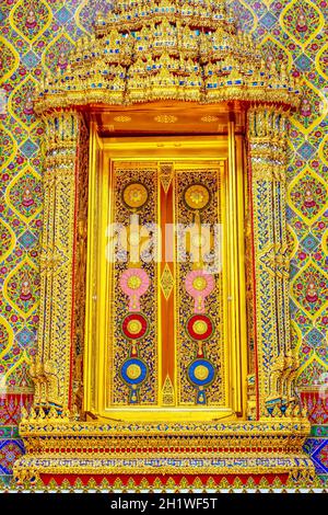 Un punto di riferimento di Wat Ratchabophit Sathit Maha Simaram a Bangkok, Thailandia. Un posto che tutti in ogni religione possono essere visti. Foto Stock