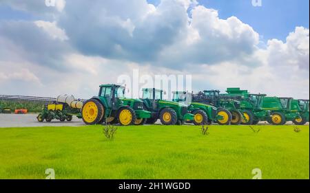 Kiev, Ucraina - 16 giugno 2020: Il potente trattore John Deer a Kiev, Ucraina il 16 giugno 2020 Foto Stock