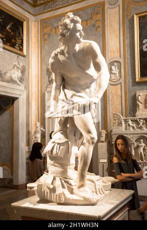 Roma, Italia - 24 agosto 2018: Gian Lorenzo Bernini capolavoro, David, datata 1624 Foto Stock