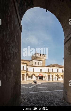 Mantova, Italia. 13 luglio 2021. Vista di Piazza Castello nel centro della città Foto Stock