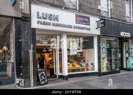 Un ramo di vendita di cosmetici artigianali lussureggianti ad Aberdeen. Foto Stock