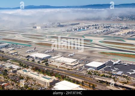 Los Angeles, California - 14 aprile 2019: Panoramica LAX dell'aeroporto internazionale di Los Angeles vista aerea negli Stati Uniti. Foto Stock